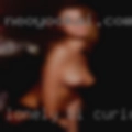 Lonely bi-curious housewife